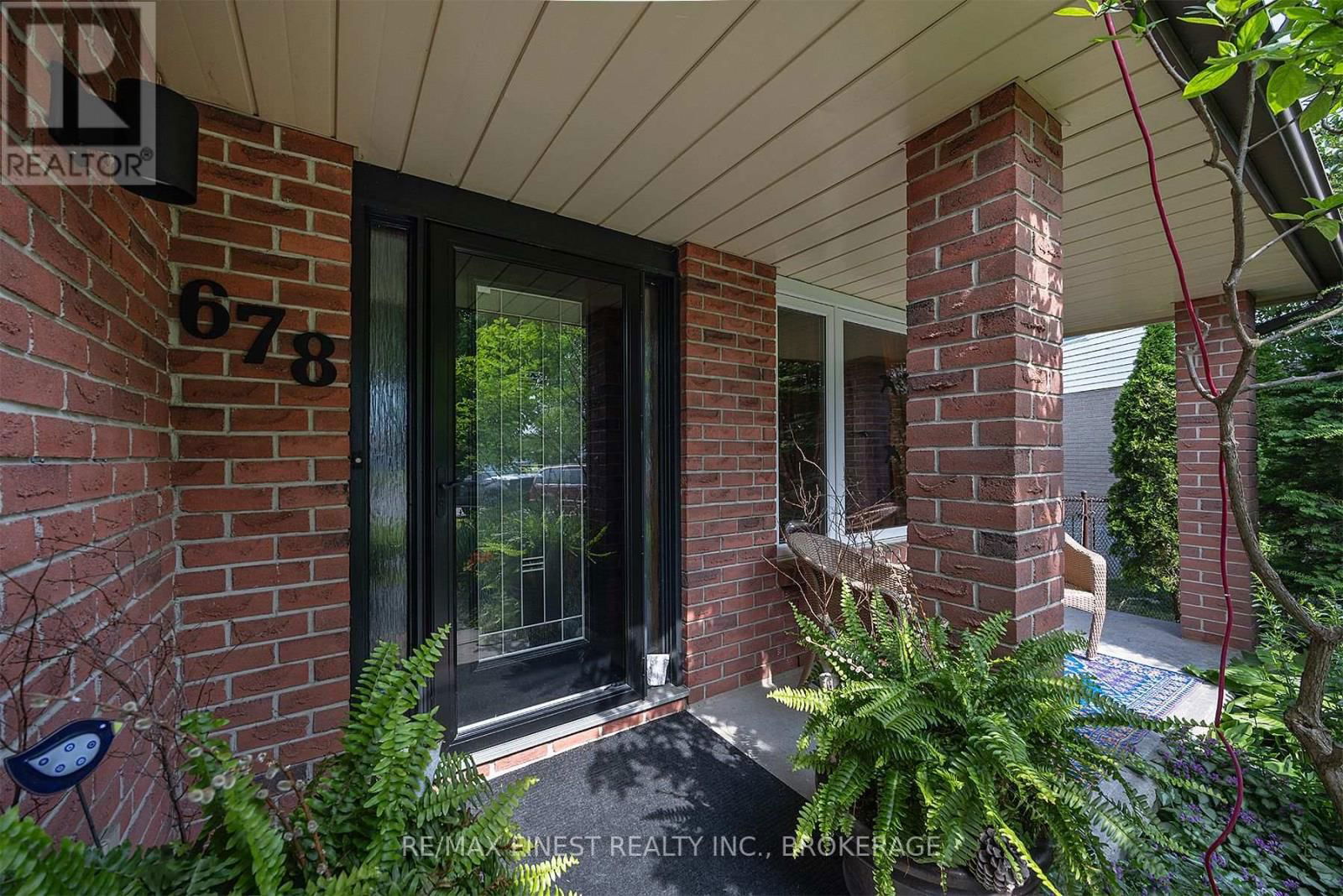 678 SUMMERFIELD PLACE Image 4