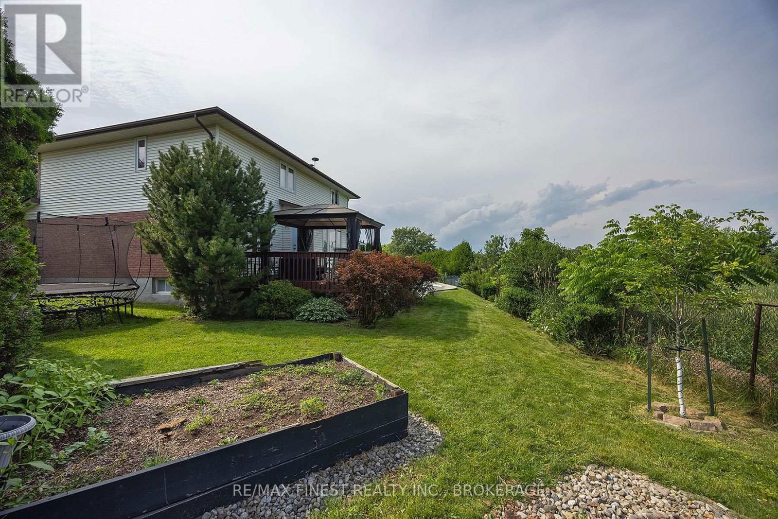 678 SUMMERFIELD PLACE Image 7