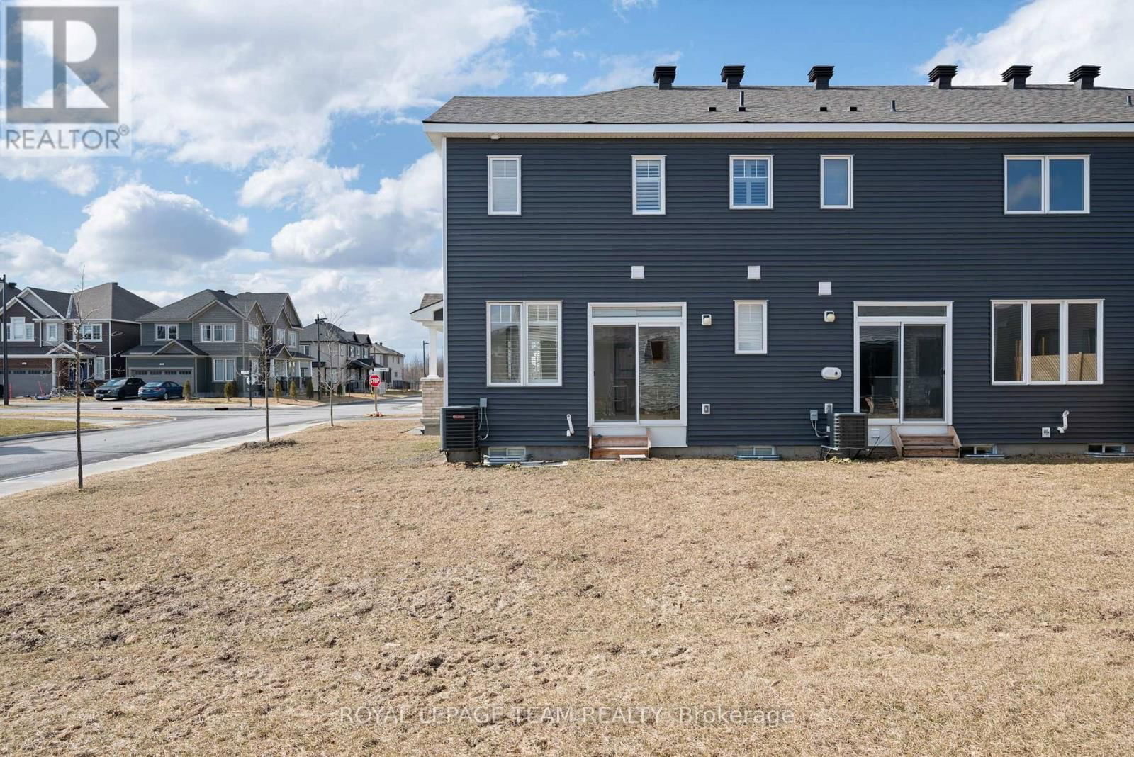 741 DERREEN AVENUE Image 13
