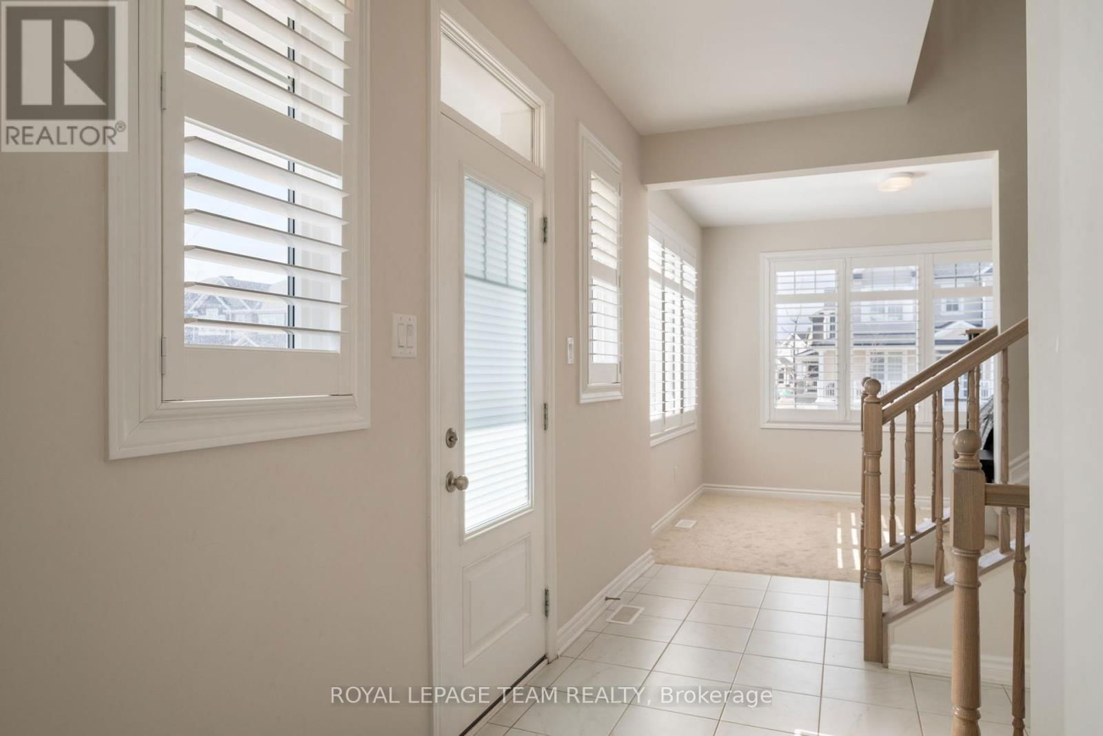 741 DERREEN AVENUE Image 17