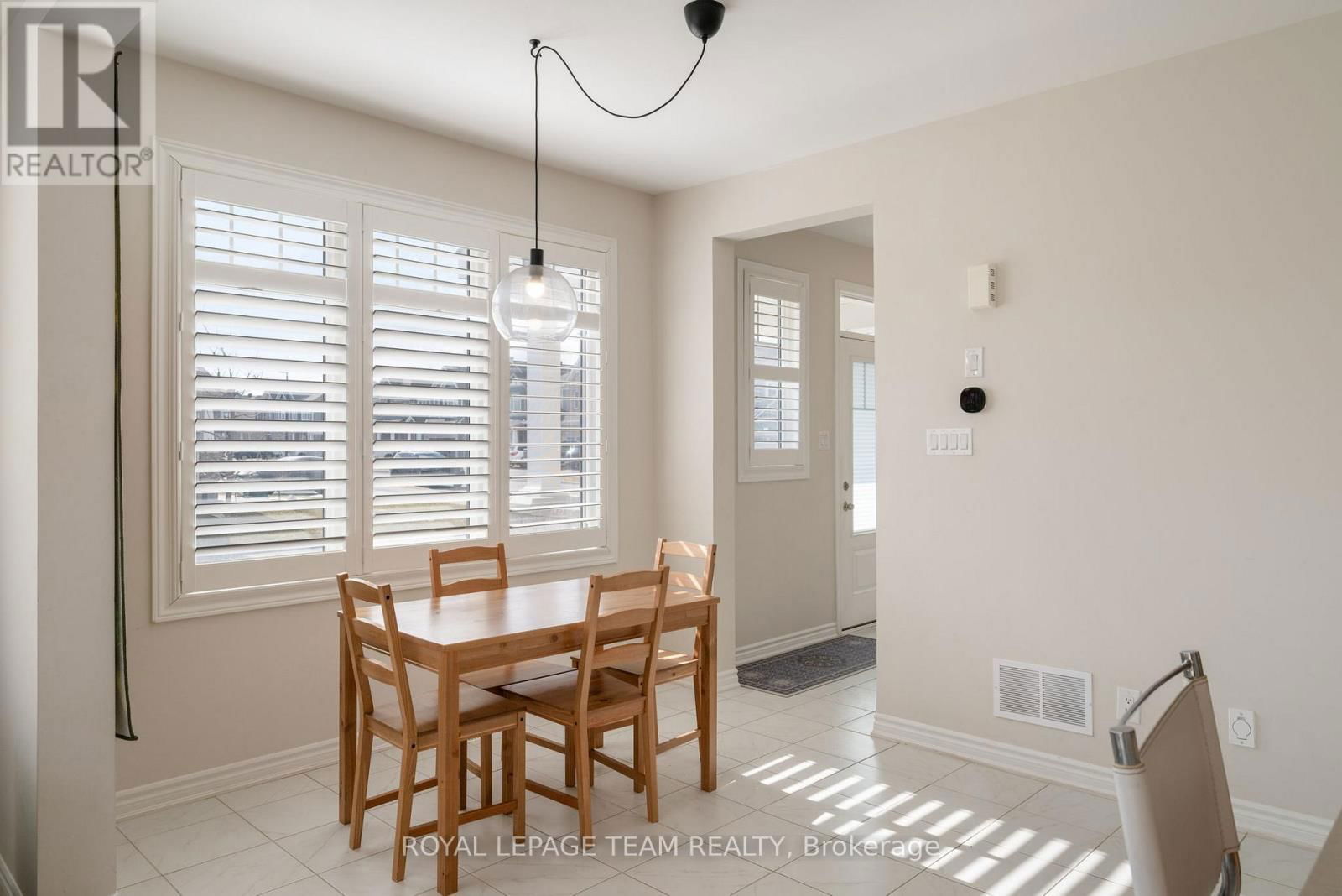741 DERREEN AVENUE Image 24