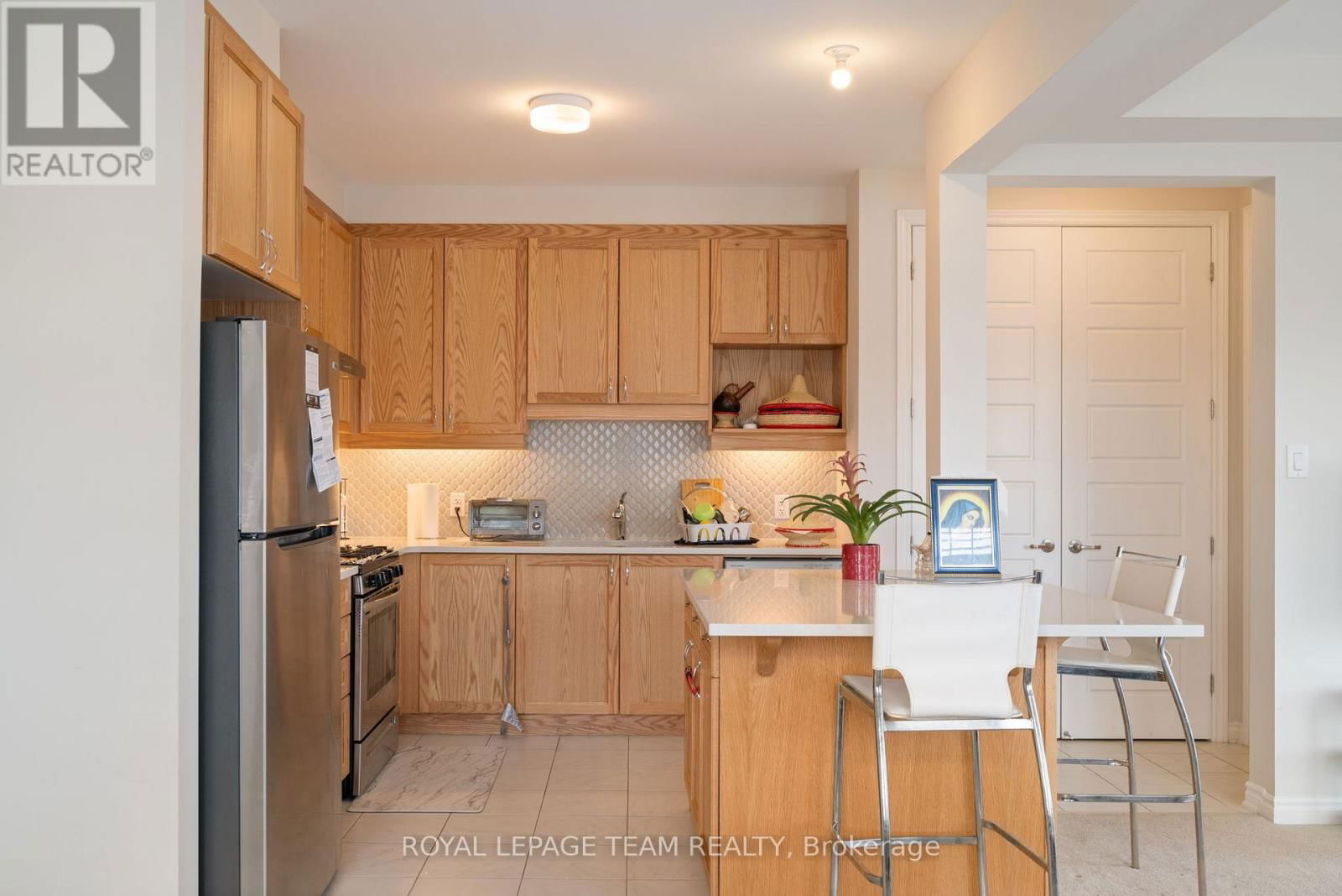 741 DERREEN AVENUE Image 25