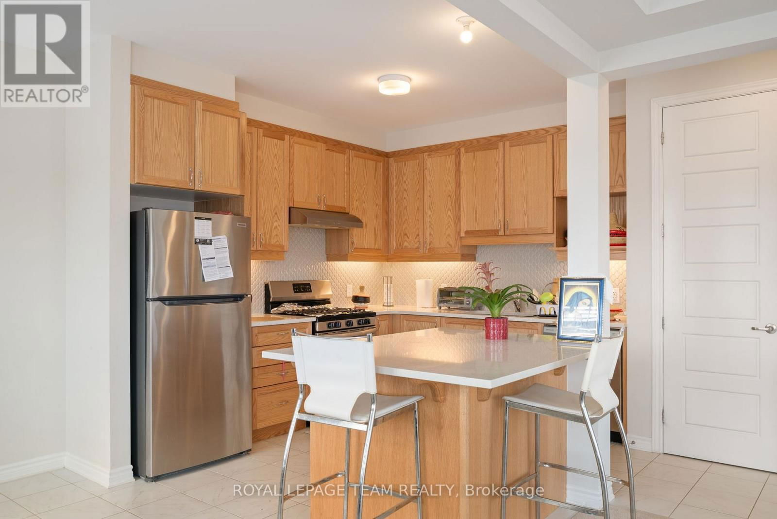 741 DERREEN AVENUE Image 27