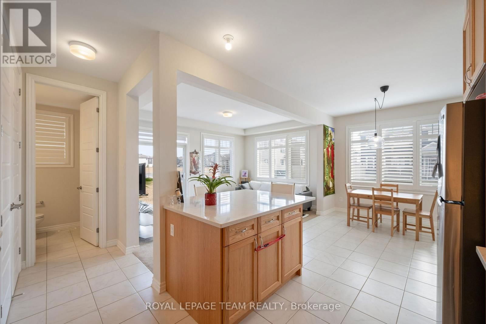741 DERREEN AVENUE Image 29