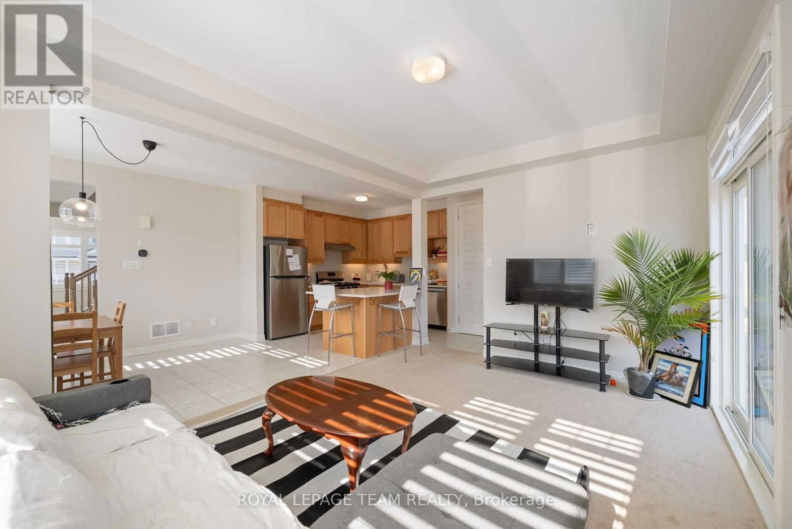 741 DERREEN AVENUE Image 33