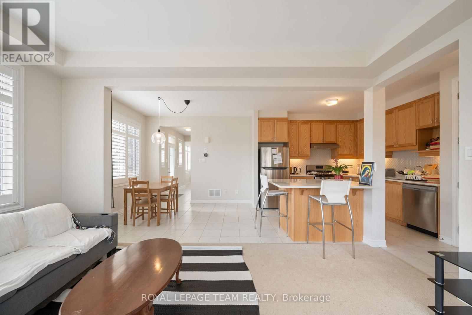 741 DERREEN AVENUE Image 34