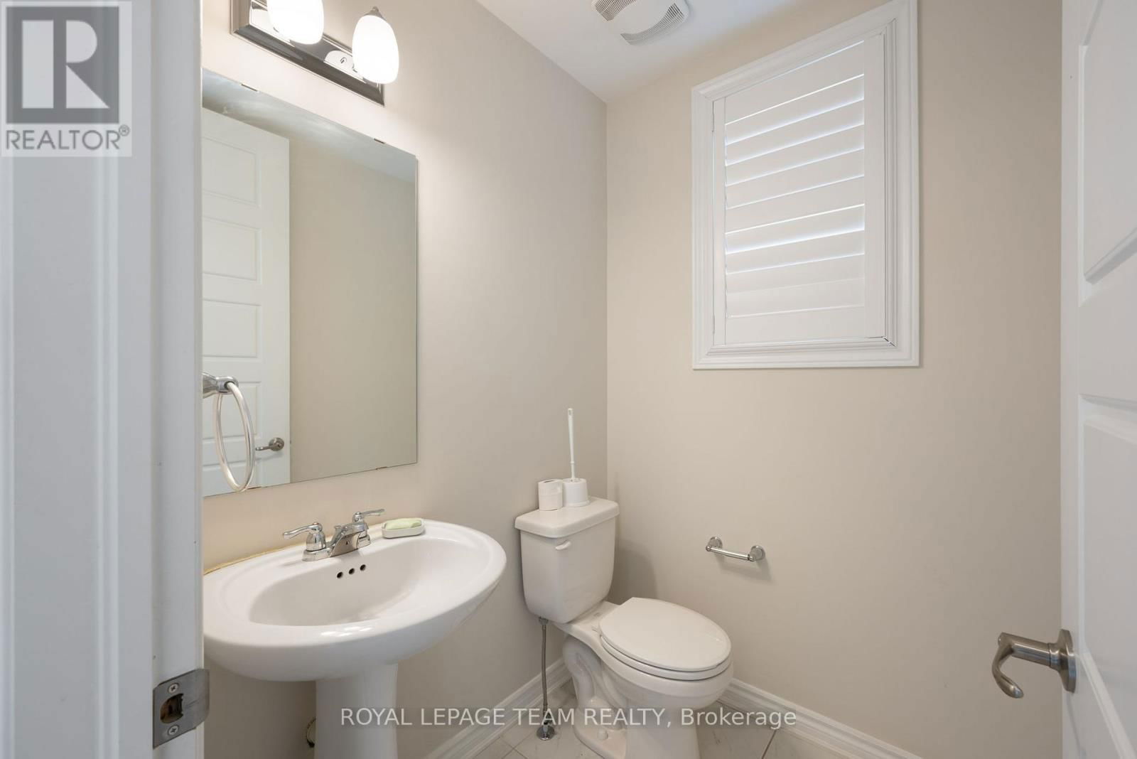 741 DERREEN AVENUE Image 35