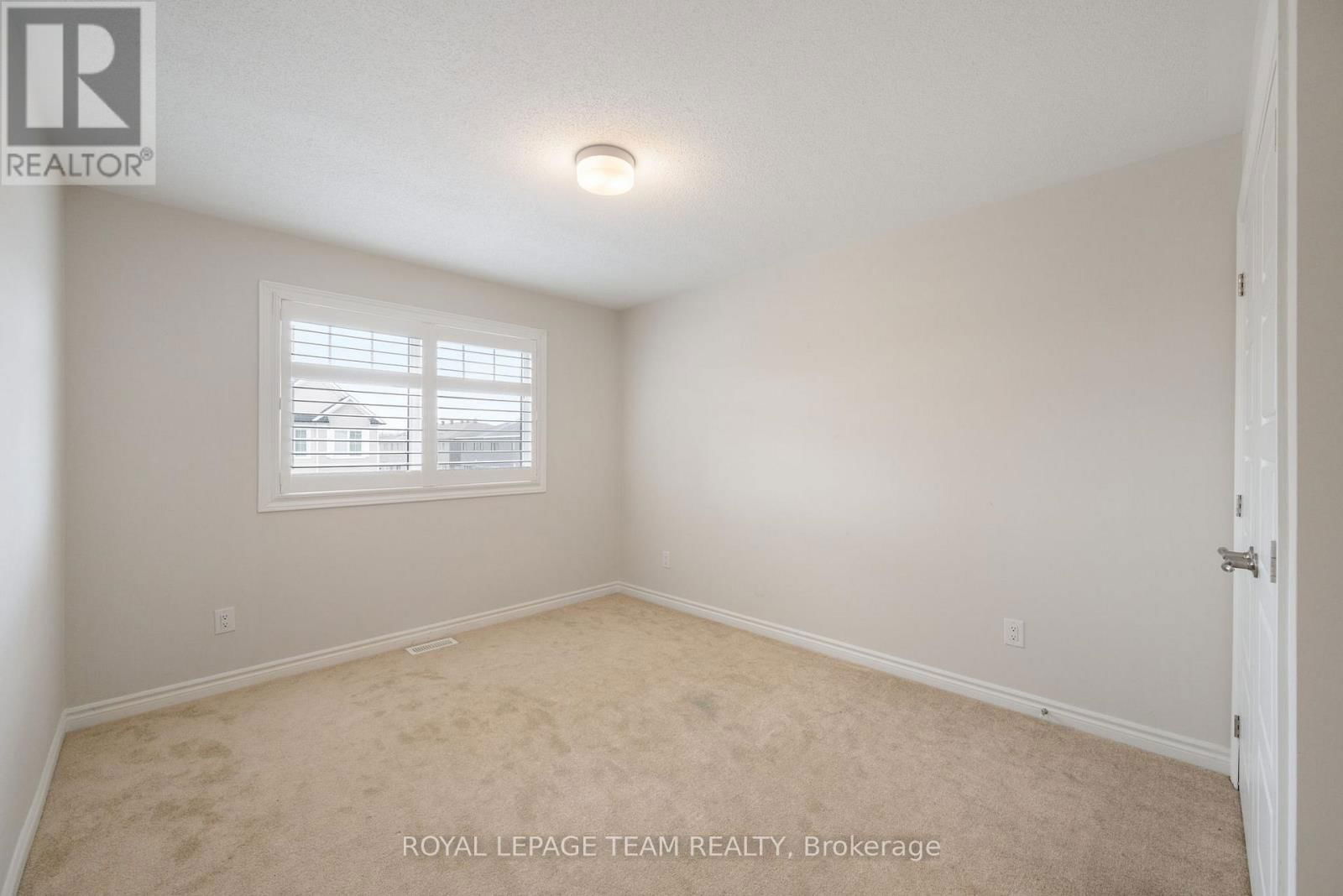741 DERREEN AVENUE Image 38