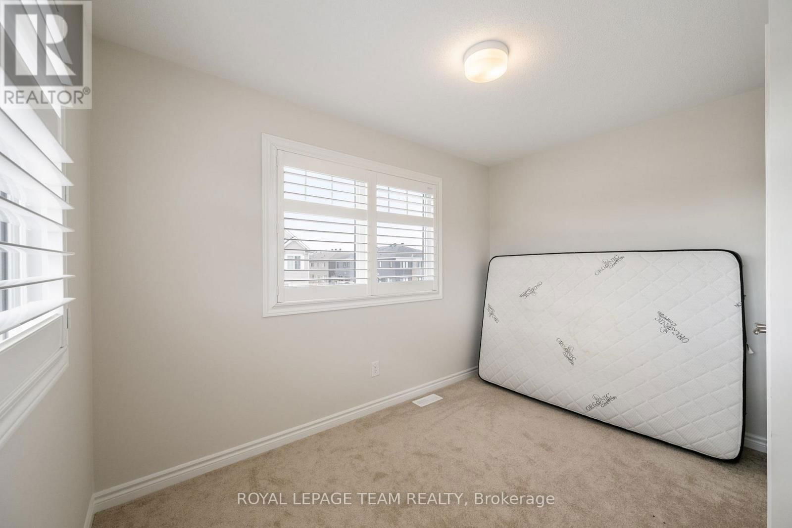 741 DERREEN AVENUE Image 48