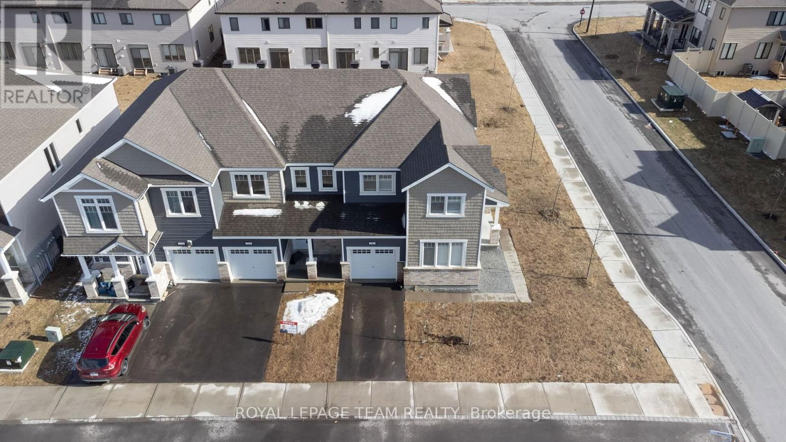 741 DERREEN AVENUE Image 6
