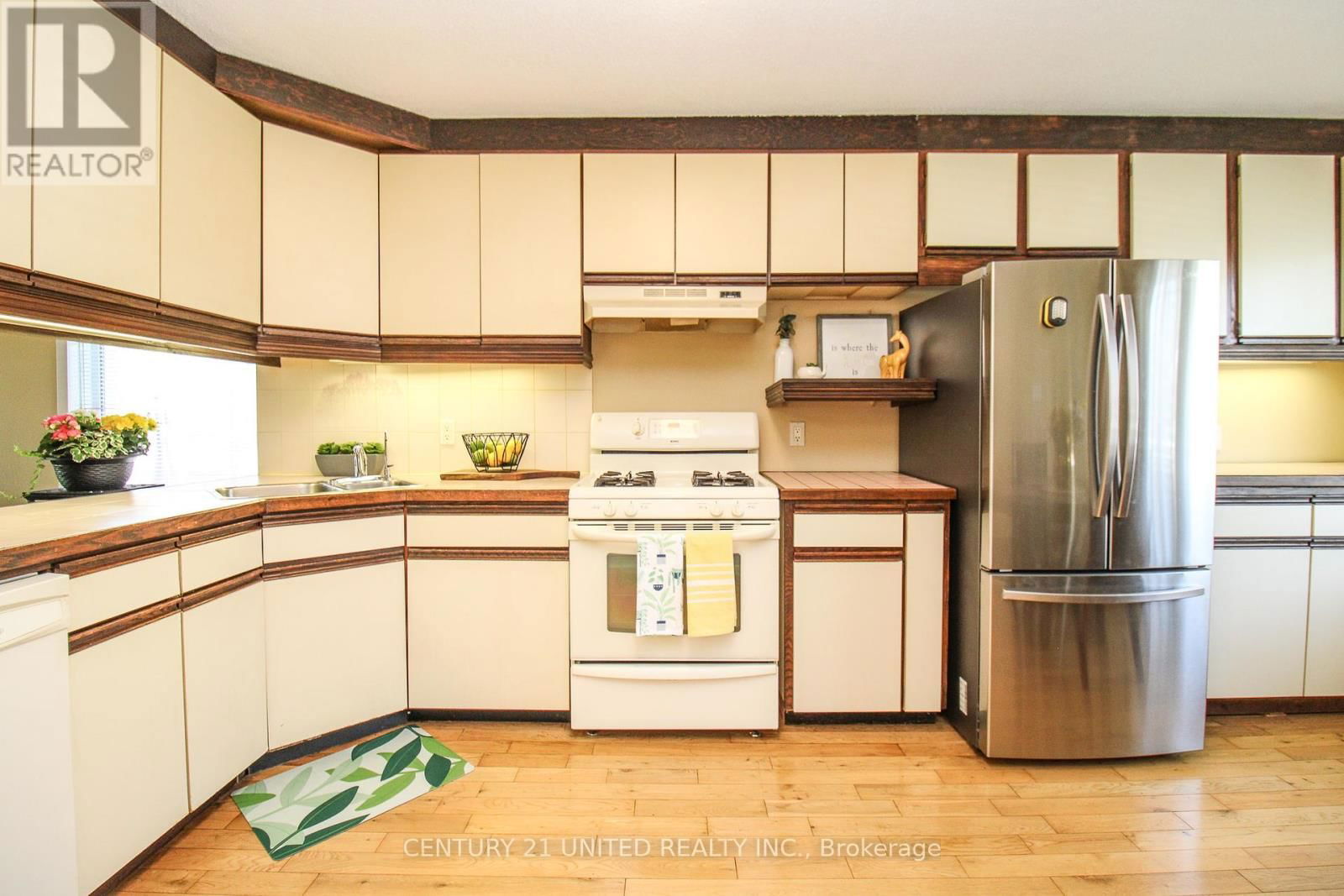 473 CAMERON STREET Image 13