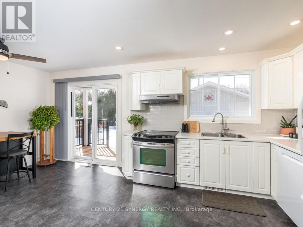 261 JAMES AVENUE Image 12