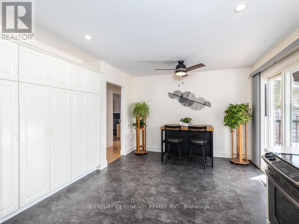 261 JAMES AVENUE Image 13