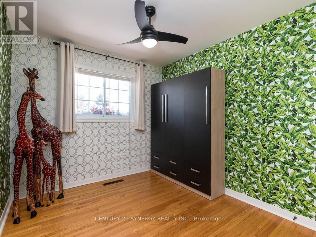 261 JAMES AVENUE Image 16