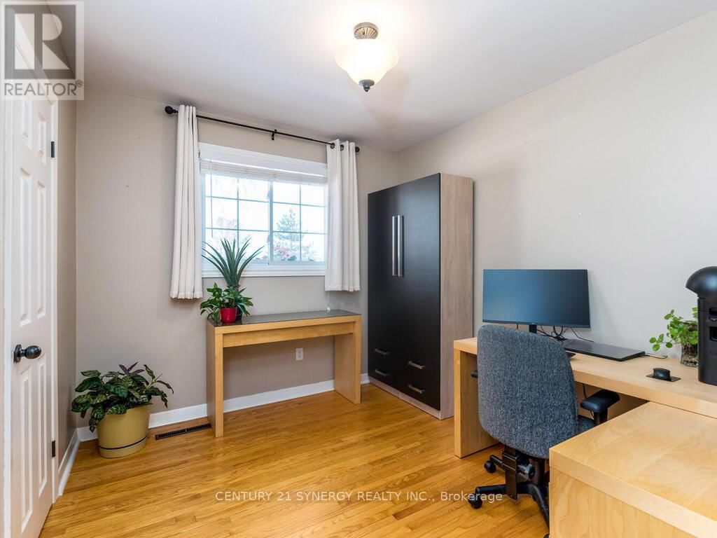 261 JAMES AVENUE Image 17