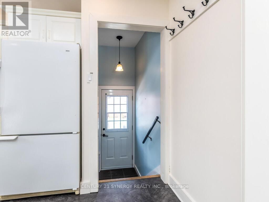 261 JAMES AVENUE Image 20