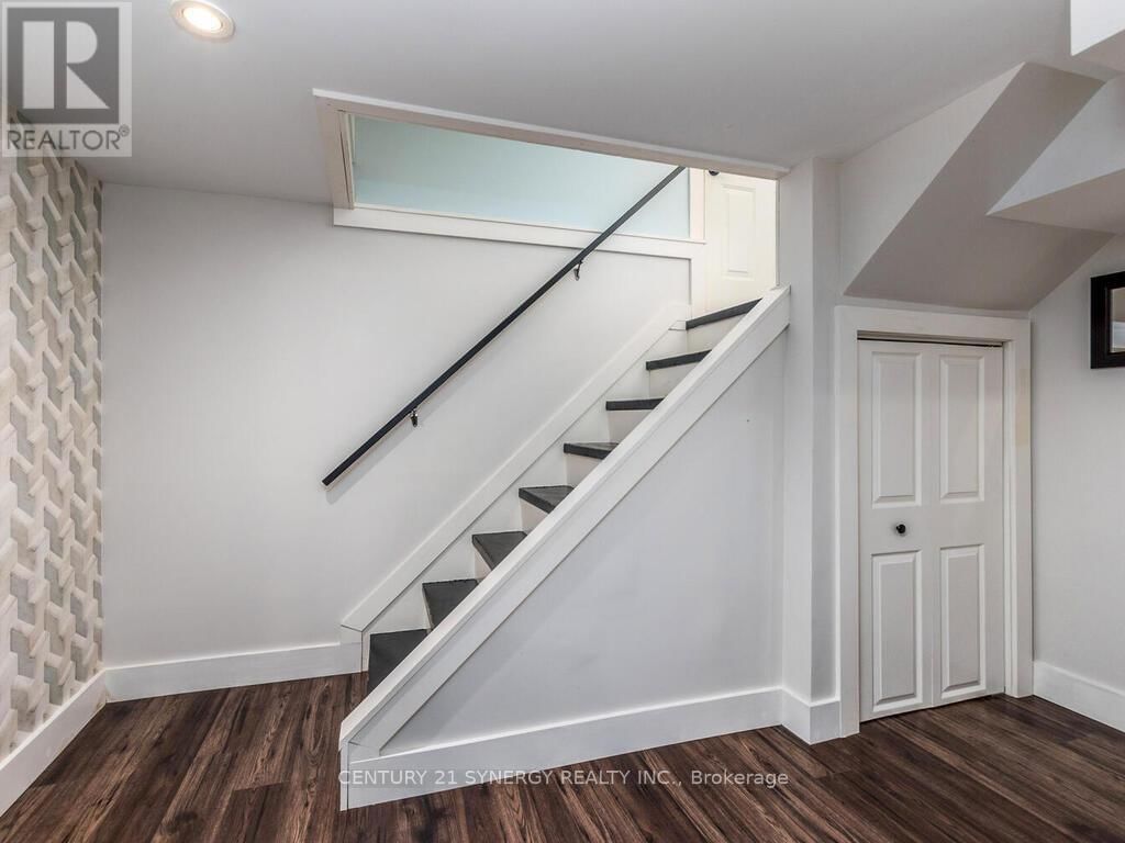 261 JAMES AVENUE Image 21