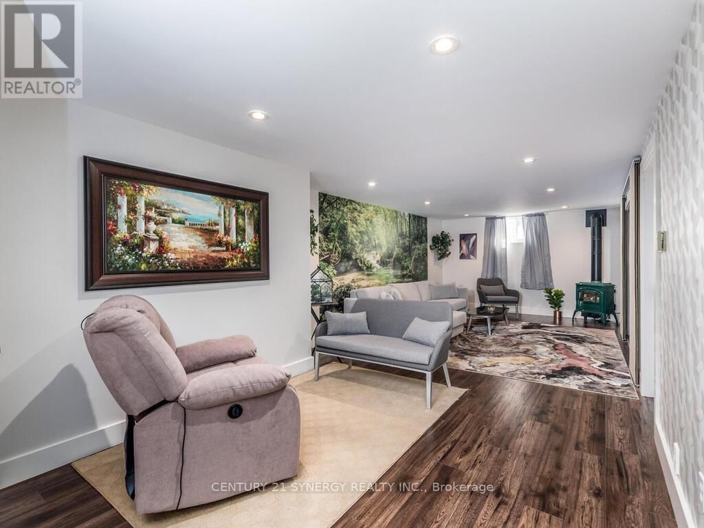 261 JAMES AVENUE Image 22