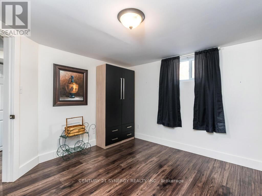261 JAMES AVENUE Image 27