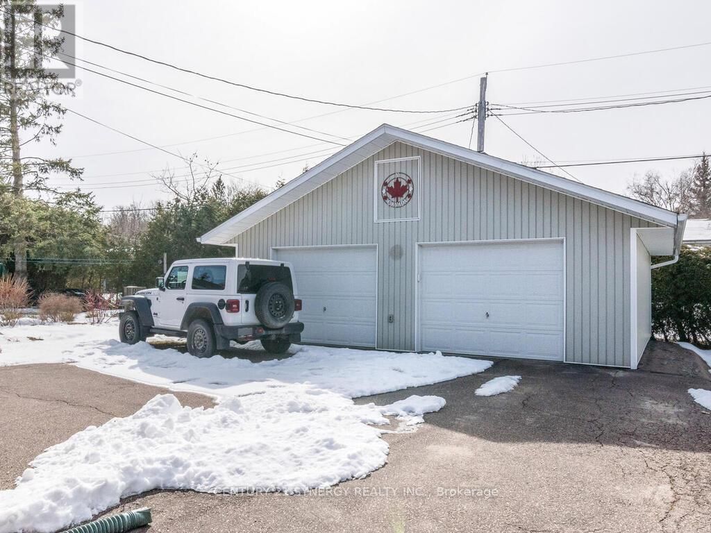 261 JAMES AVENUE Image 32