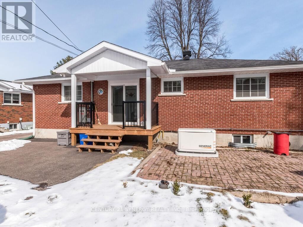 261 JAMES AVENUE Image 36