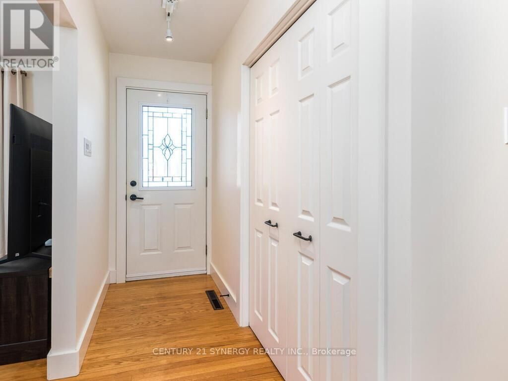 261 JAMES AVENUE Image 4