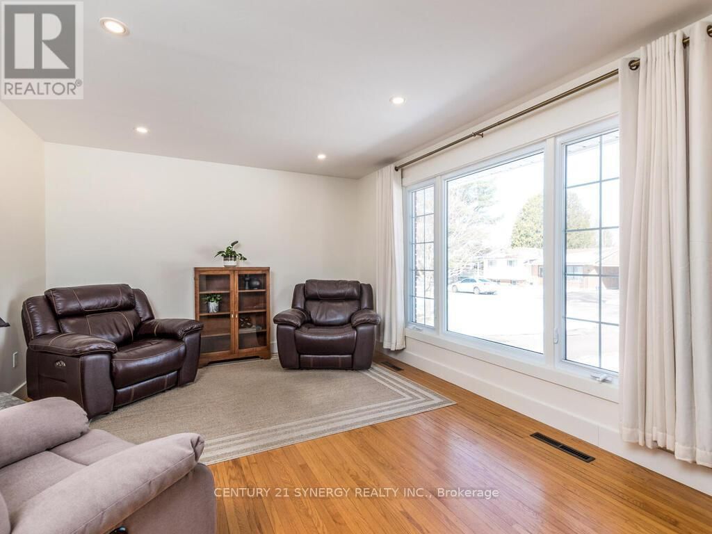 261 JAMES AVENUE Image 5