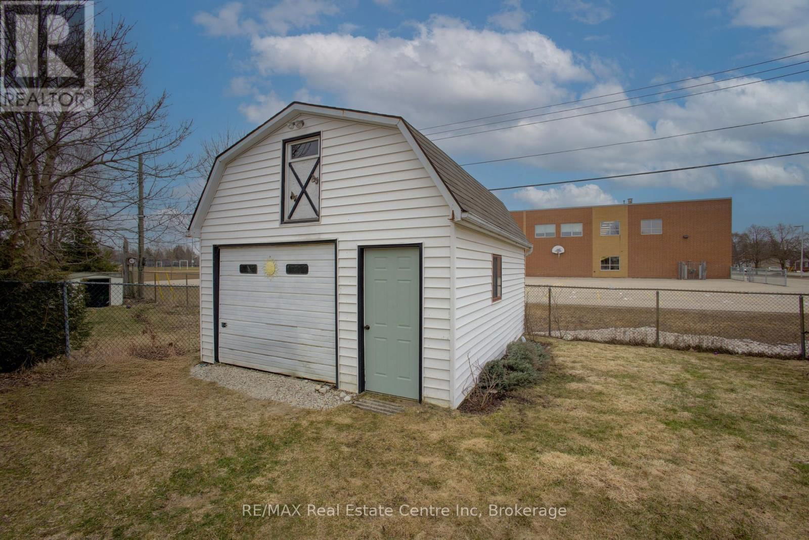 469A 14TH STREET Image 24