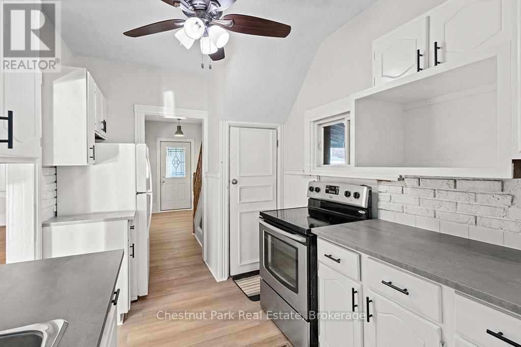 1068 2ND AVENUE WEST Image 11