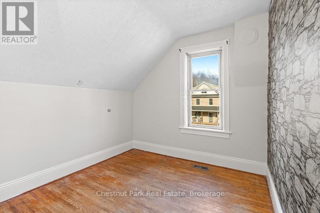 1068 2ND AVENUE WEST Image 23