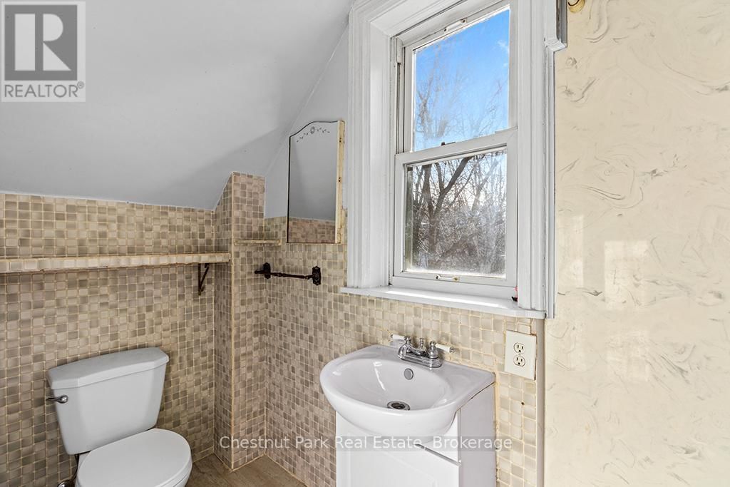 1068 2ND AVENUE WEST Image 26