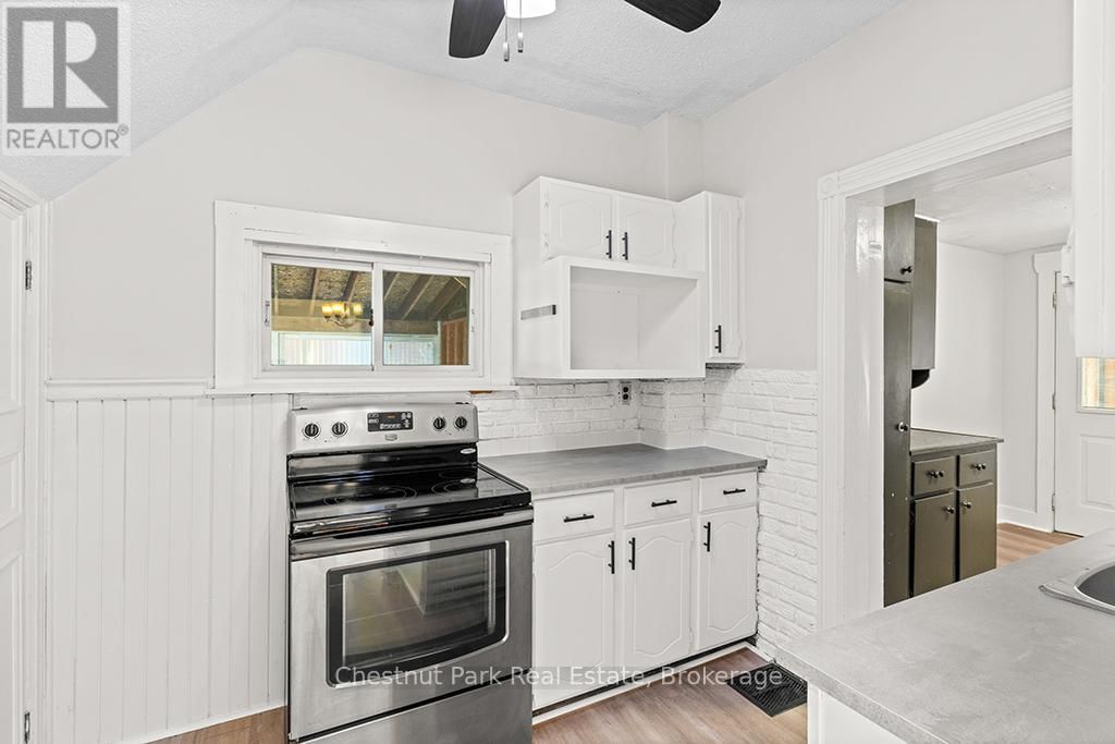 1068 2ND AVENUE WEST Image 3