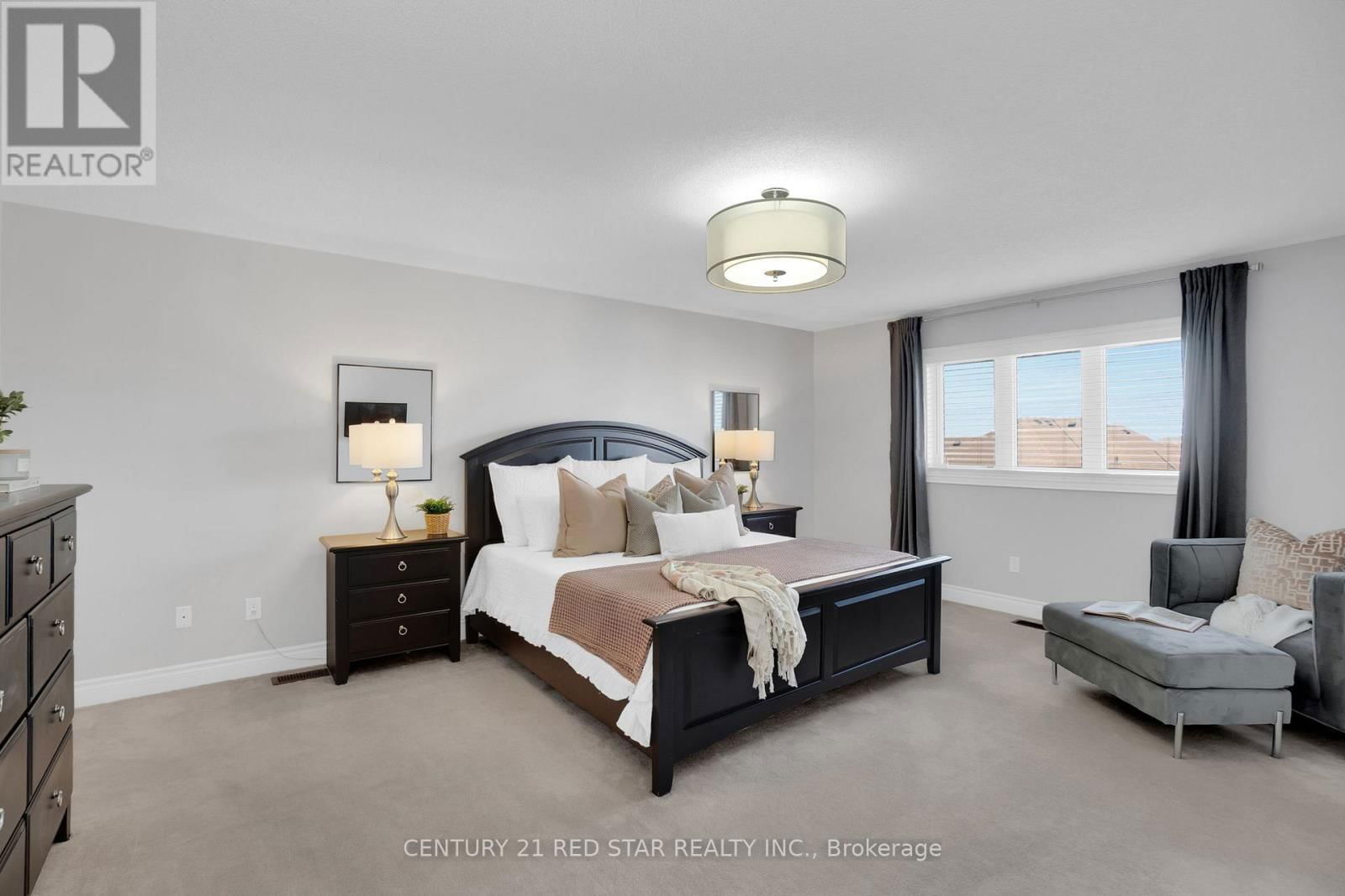 16 MITCHELL CRESCENT Image 21