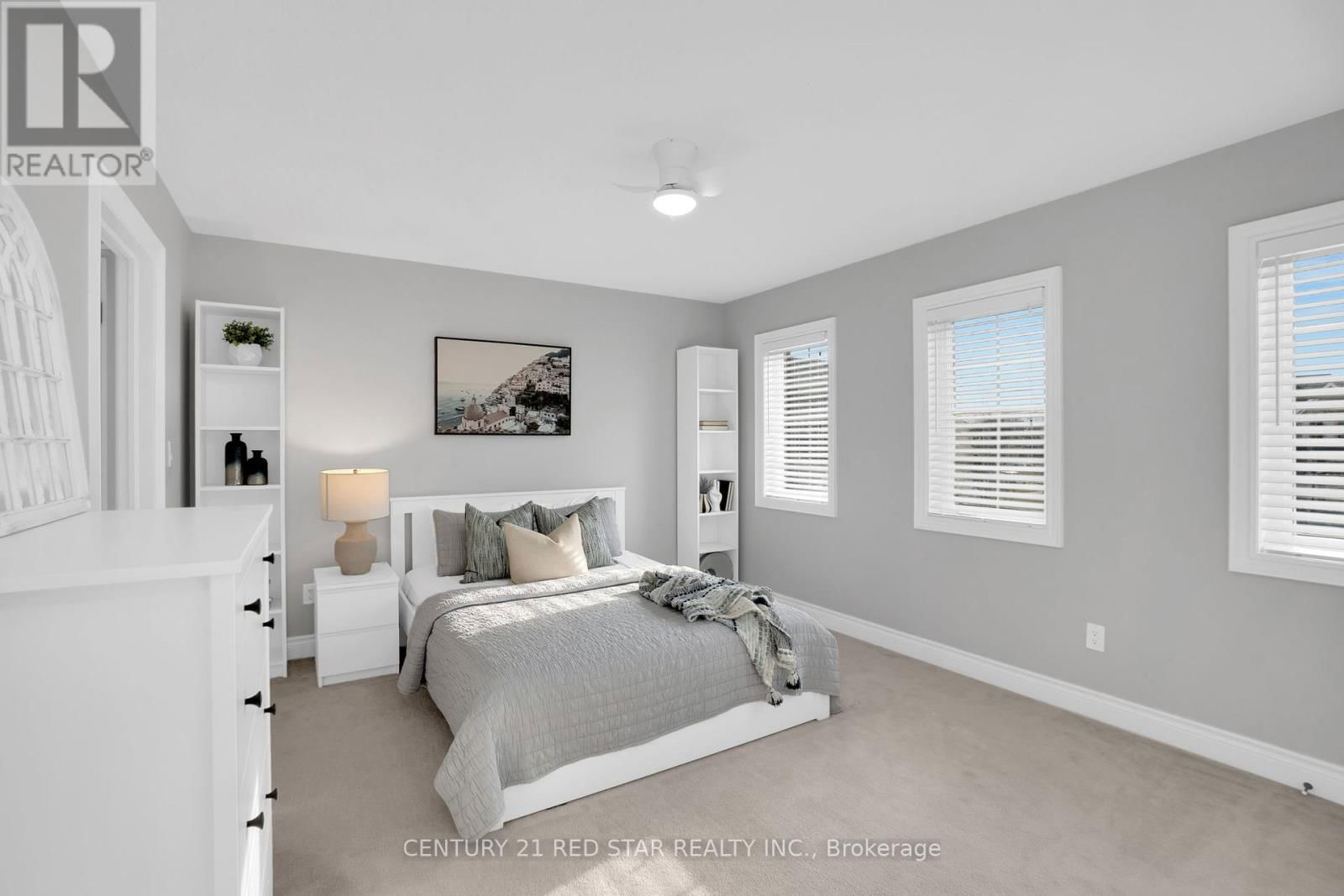 16 MITCHELL CRESCENT Image 26