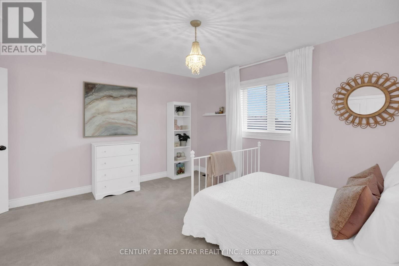 16 MITCHELL CRESCENT Image 31