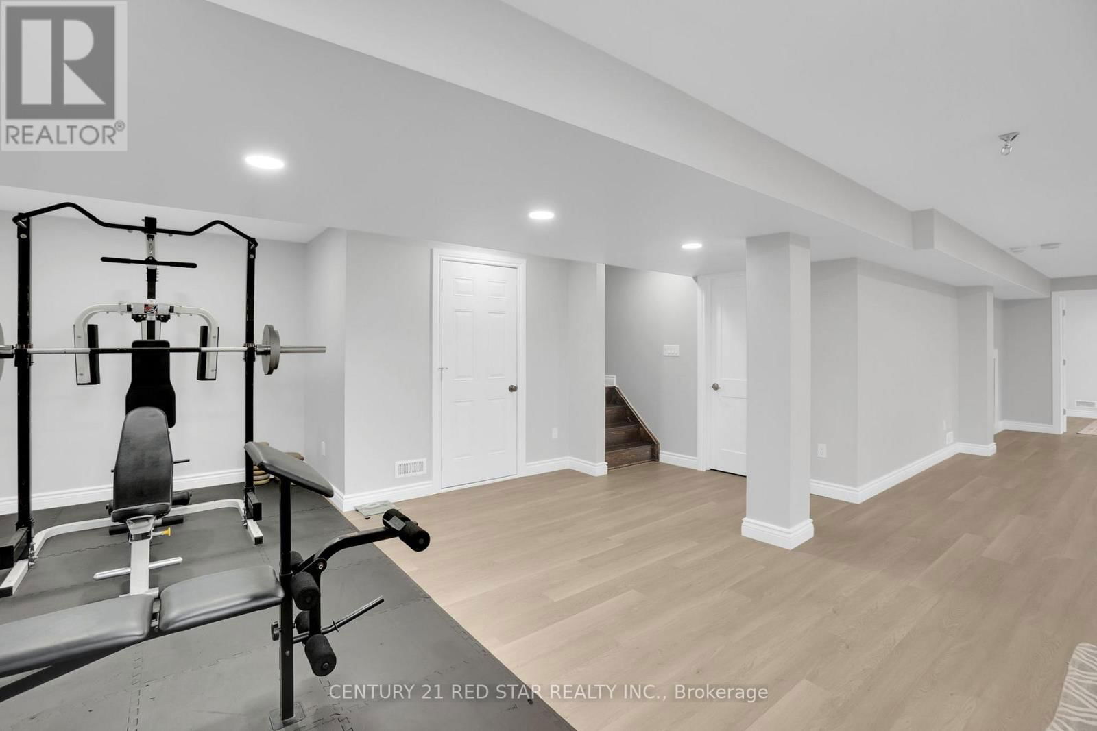 16 MITCHELL CRESCENT Image 35