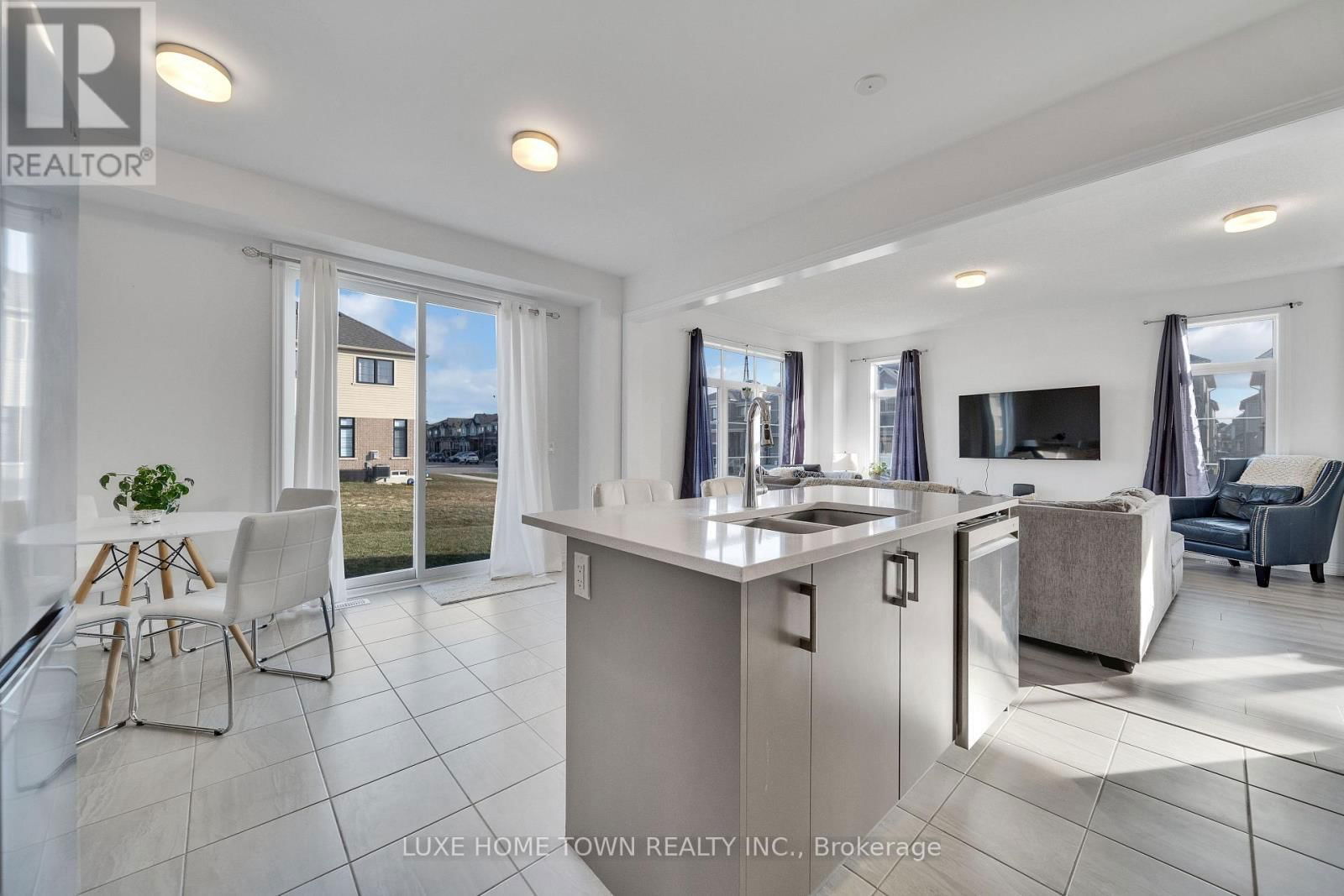 179 REA DRIVE Image 24
