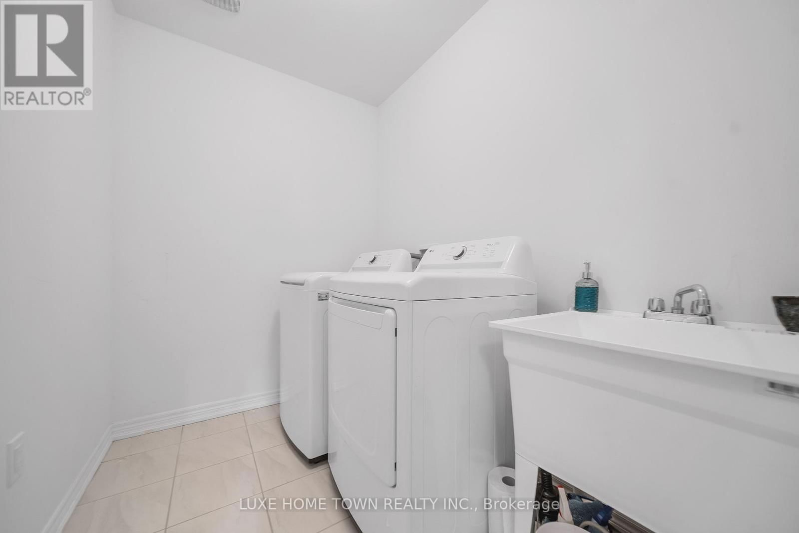 179 REA DRIVE Image 42
