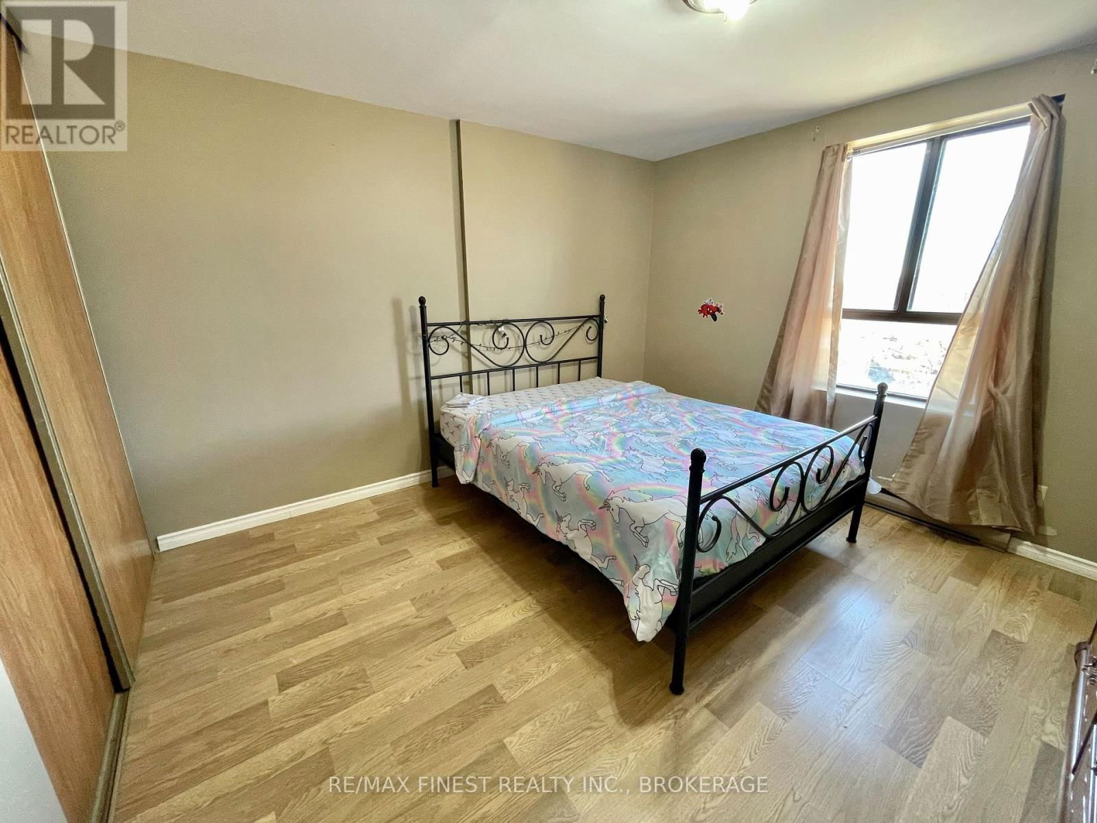 602 - 17 ELDON HALL PLACE Image 11