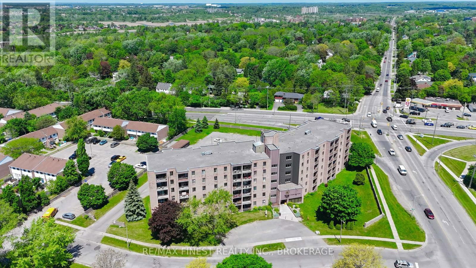602 - 17 ELDON HALL PLACE Image 2