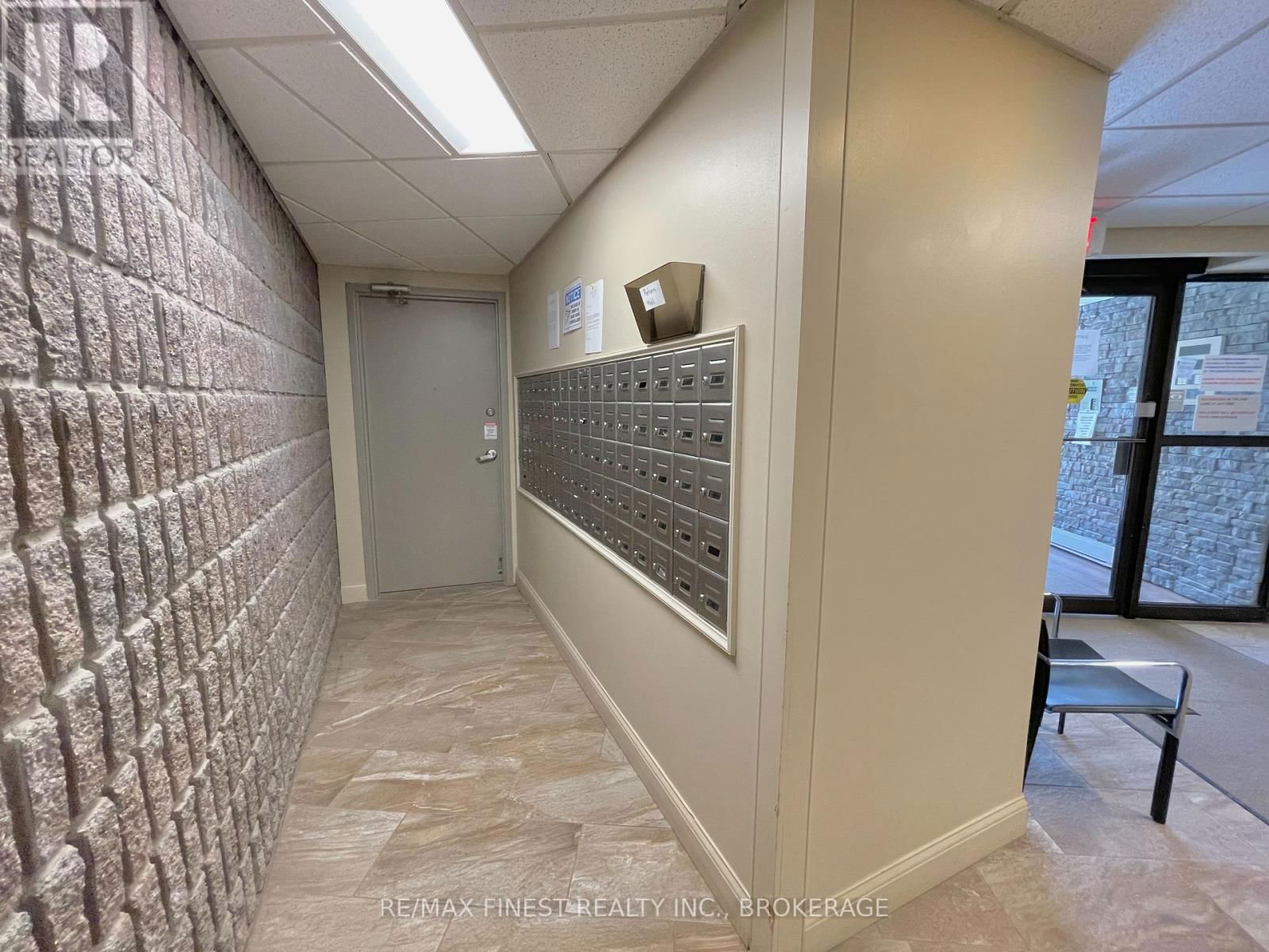 602 - 17 ELDON HALL PLACE Image 22