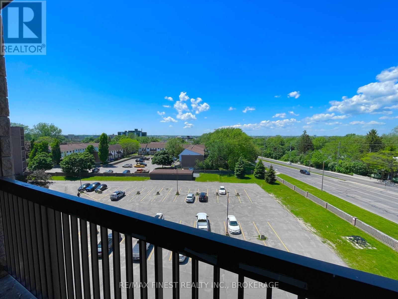 602 - 17 ELDON HALL PLACE Image 25