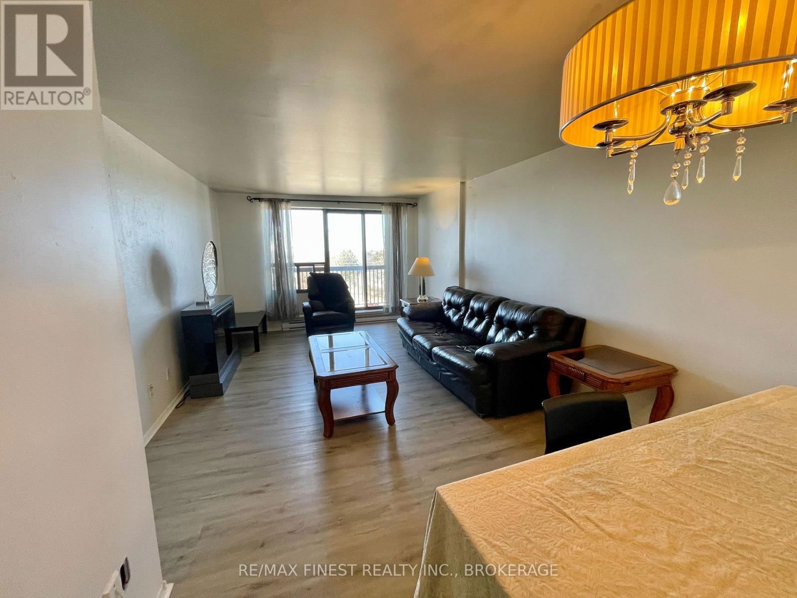 602 - 17 ELDON HALL PLACE Image 7