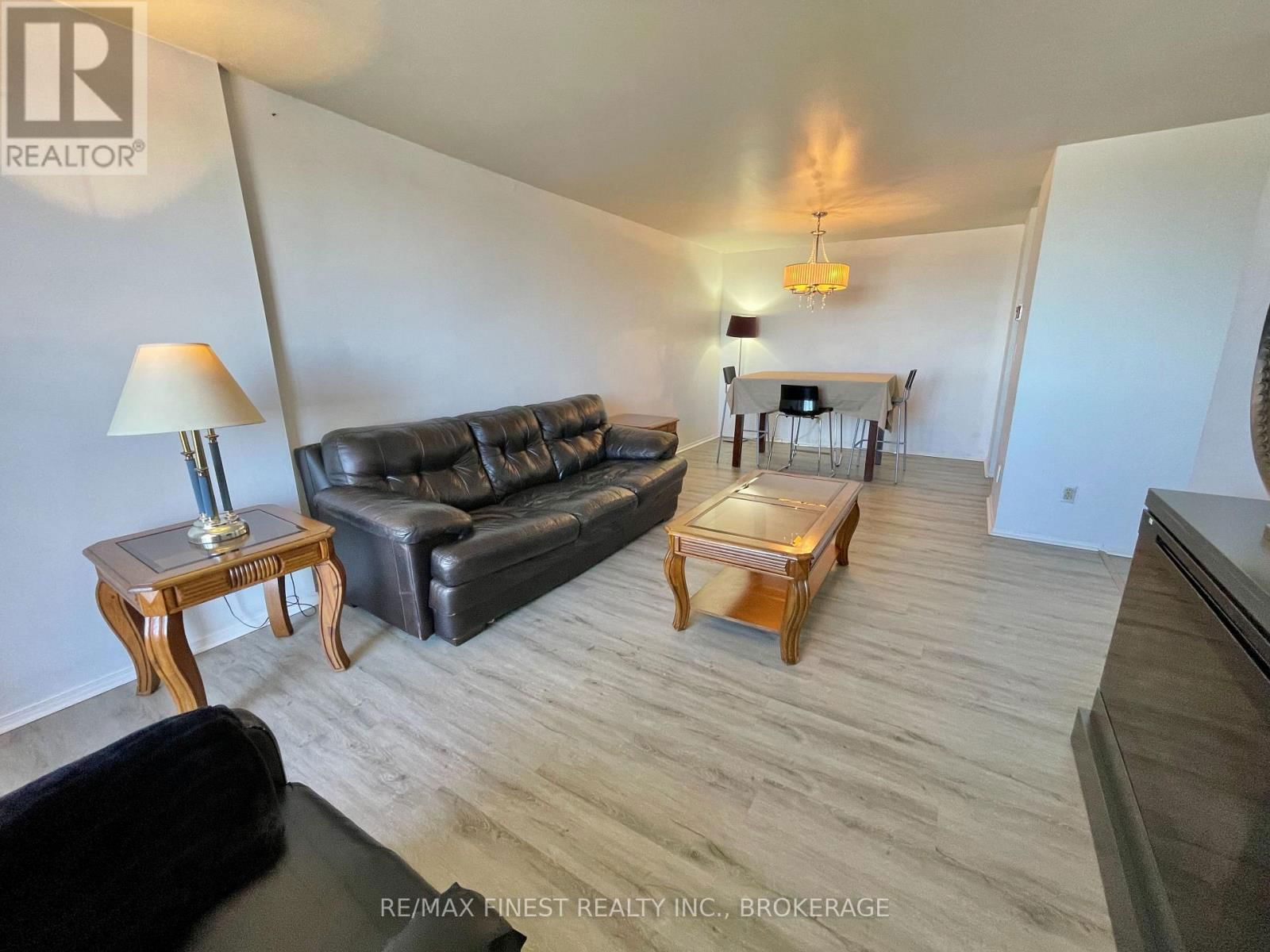 602 - 17 ELDON HALL PLACE Image 9
