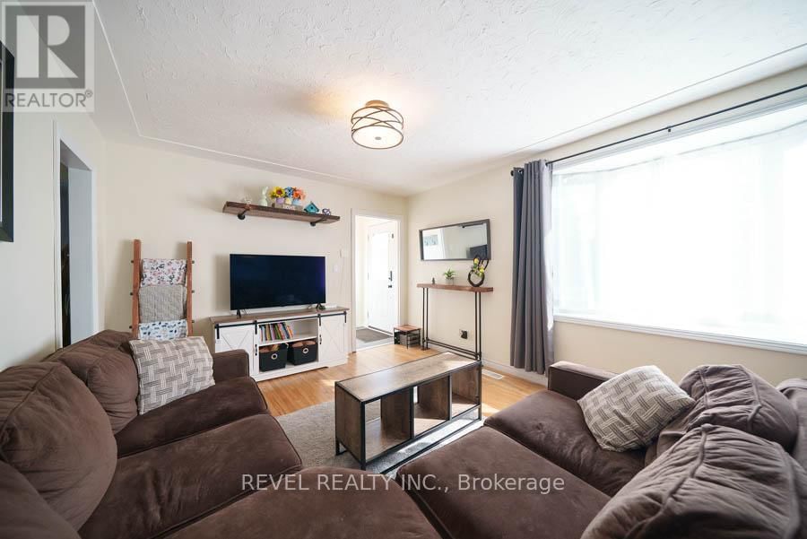 36 JAMES AVENUE Image 5