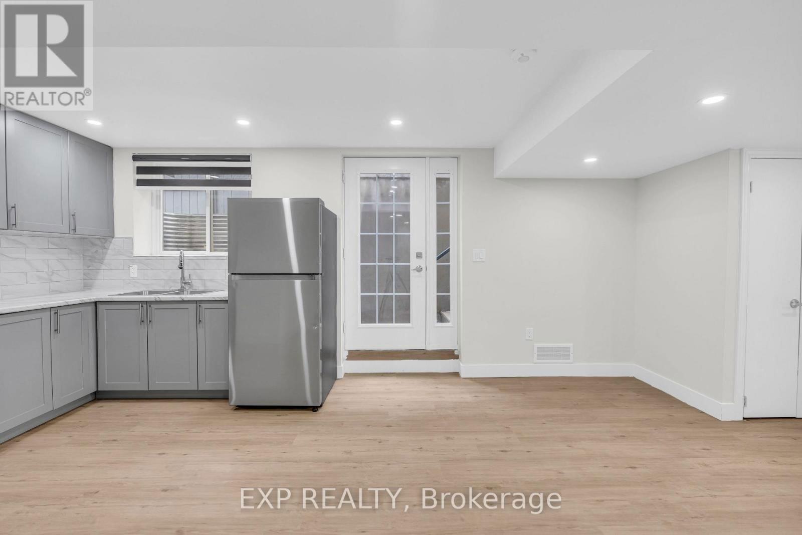 1784 BRAYFORD AVENUE Image 35