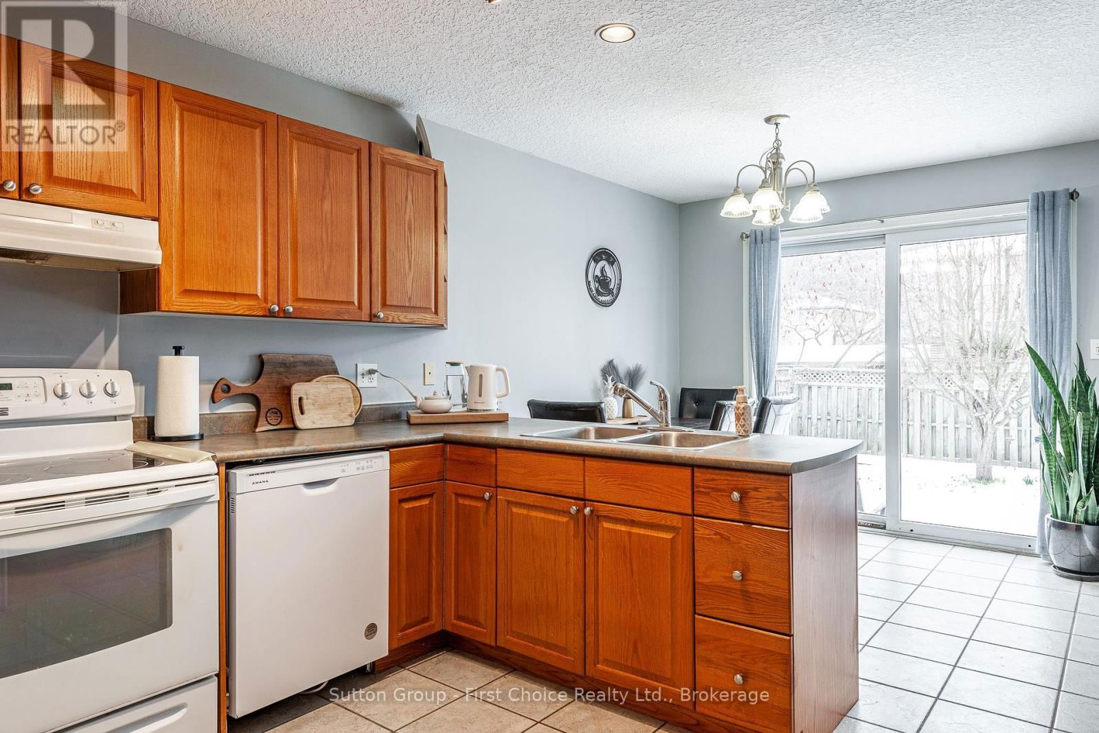 110 WINGFIELD AVENUE Image 24
