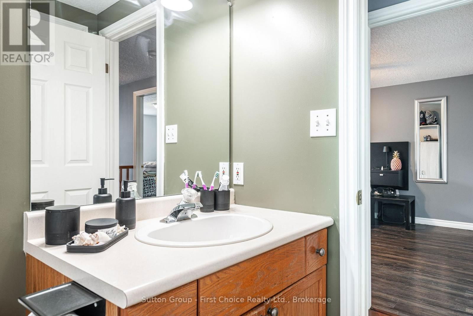 110 WINGFIELD AVENUE Image 35
