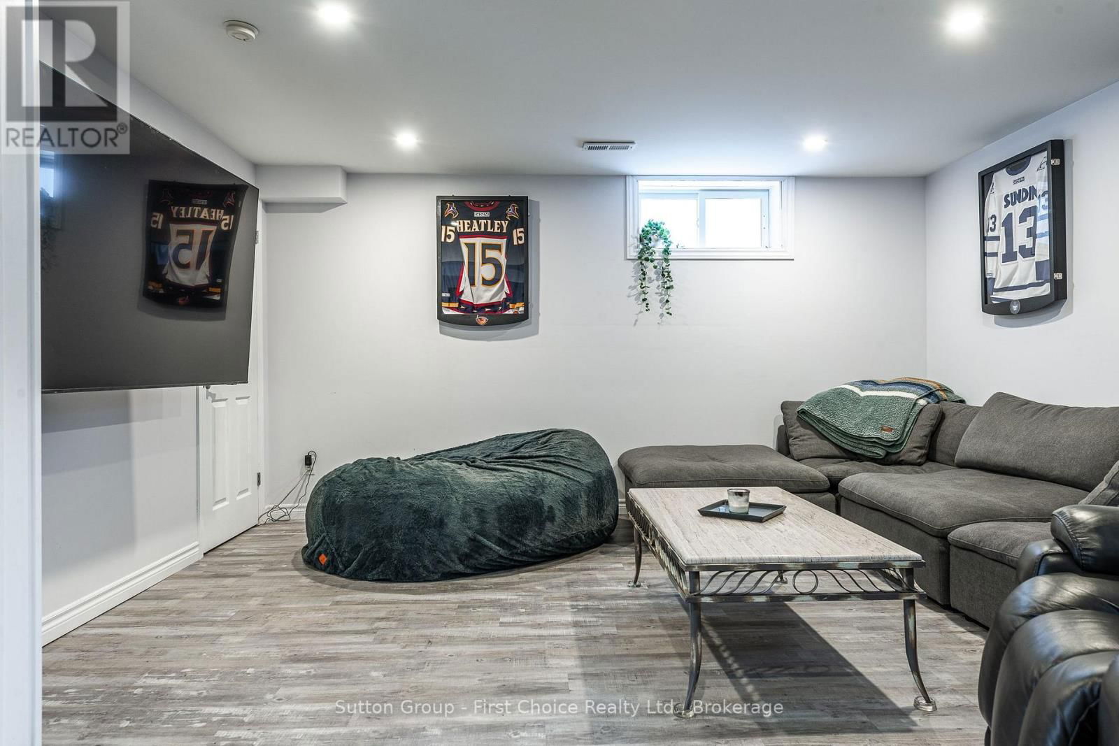 110 WINGFIELD AVENUE Image 42