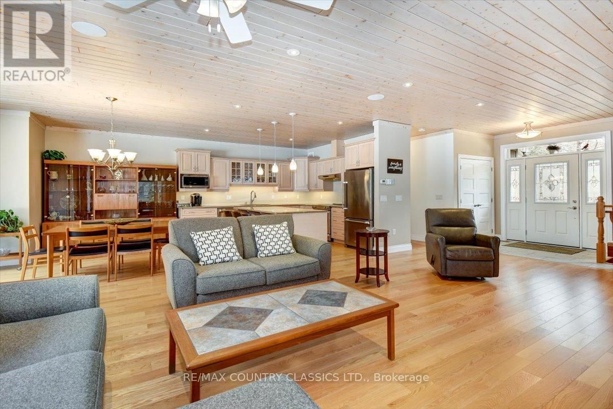 581 FORESTVIEW ROAD Image 10